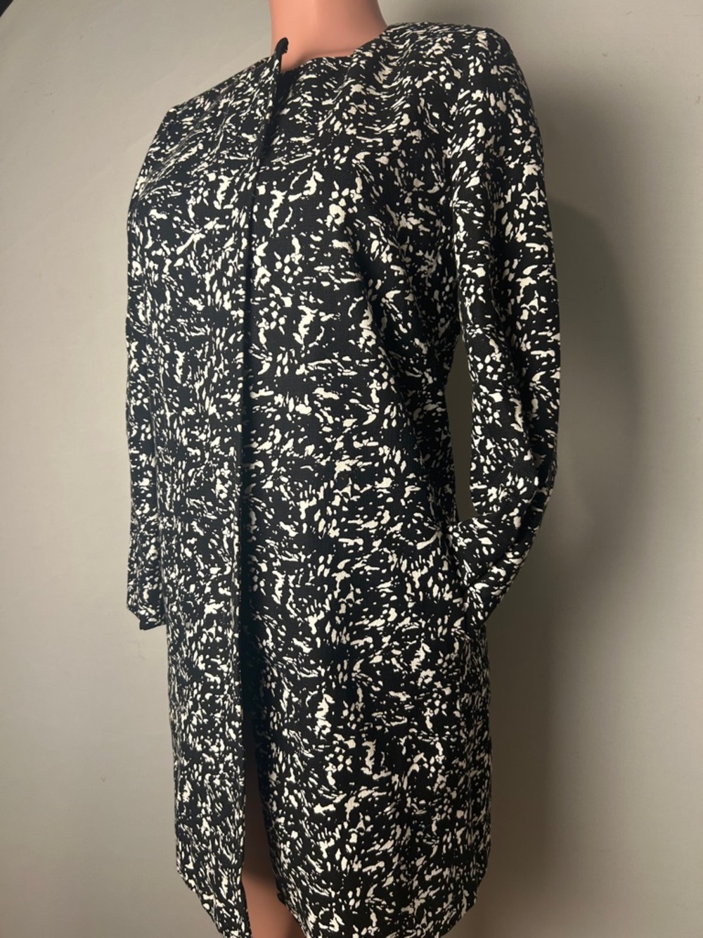 J. Crew black/white zip jacket pockets lined 100% cotton Size 4